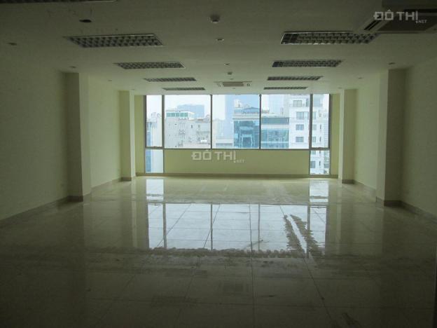 Chính chủ cho thuê văn phòng tại mặt đường Phạm Văn Đồng, Mai Dịch, DT 85m2, giá chỉ 14 tr/th 13164365