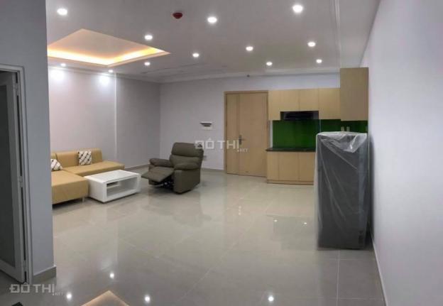 Cho thuê căn hộ Oriental Plaza, 78m2, 2PN, đầy đủ nội thất, giá 12 triệu/tháng, LH 0379414337 13177237