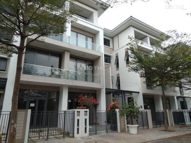 Villa Lavila Đông Sài Gòn Kiến Á cần bán full nội thất 1 trệt 3 lầu 6 phòng ngủ 13182559