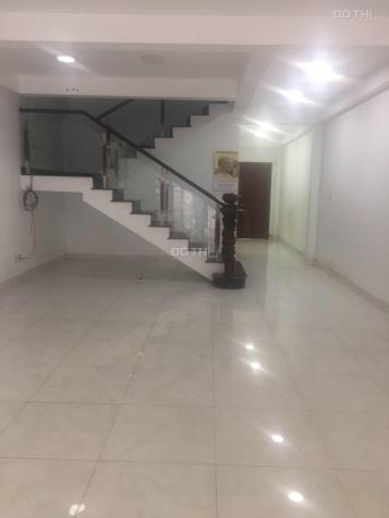 Nhà Bùi Văn Ngữ, Hóc Môn, DT đất 120m2, nhà 77.5m2 giá 4tr5 3PN, 1WC, cọc 1 tháng 13184996