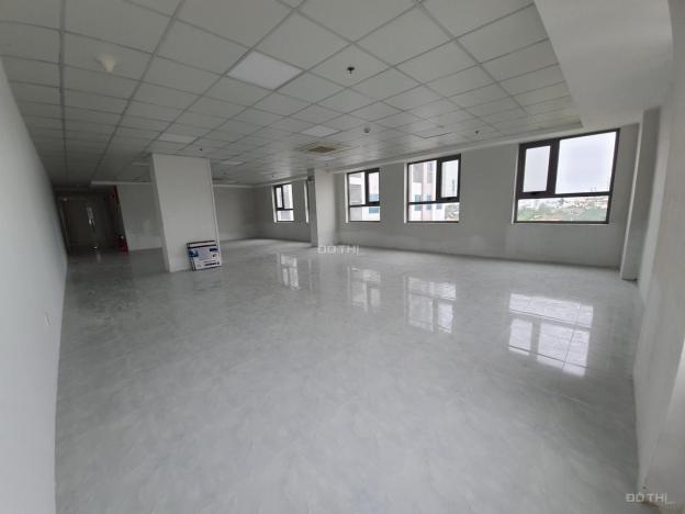 Cao ốc văn phòng Luxcity mới hoàn thiện sàn trống suốt. LH 0909.44.8284 Hiền 13200185