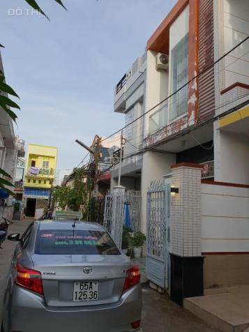 Cho thuê nhà hẻm ô tô, hẻm 175 đường Nguyễn Văn Cừ, trệt 1 lầu, sân thượng, DT: 10x14m 13200242