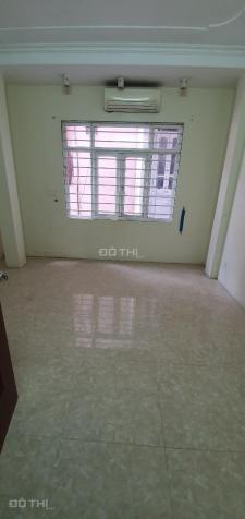 Cho thuê nhà trong ngõ 10 Láng Hạ, DT 35m2 x 4,5 tầng, đồ cơ bản, cho thuê để ở, giá 8tr/th 13206181