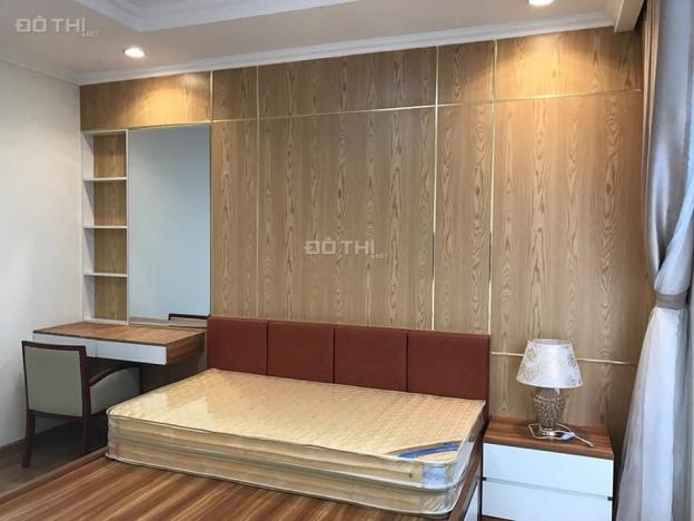 Cho thuê CHCC Vinhomes Nguyễn Chí Thanh - 54 Nguyễn Chí Thanh, 130m2, 3PN sáng, đủ đồ đẹp, giá rẻ 13218384