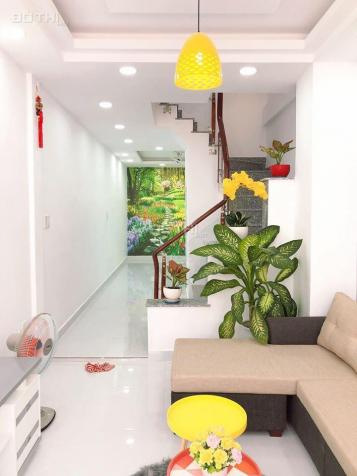 Nhà chính chủ, ngay KCN Tân Đức, 80m2 giá 860 triệu, 1 trệt, 1 lầu, sang ngay, LH: 0931332928 13223972