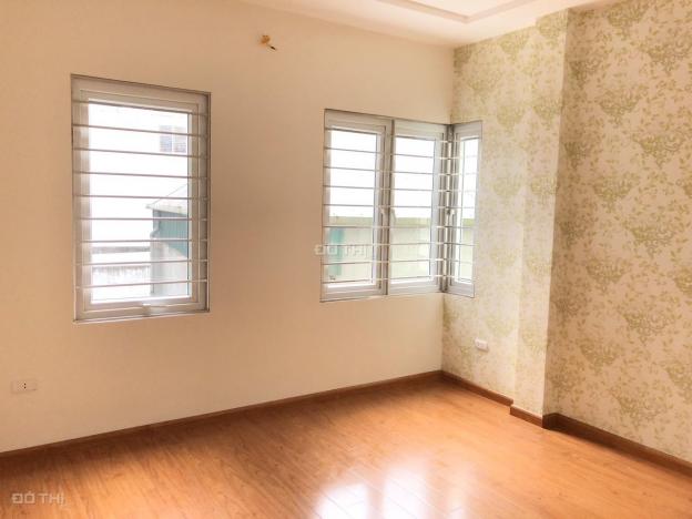 Bán nhà phố Trần Duy Hưng, Q Cầu Giấy, DT: 40m2, 5T, MT 4m giá: 4.5 tỷ, LH: Đức Huấn 13242251