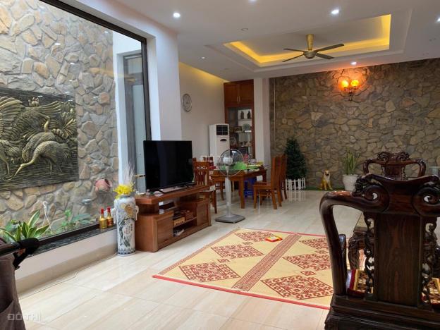Cho thuê nhà ở Văn Cao, DT: 110m2x4,5T, MT: 8m full nội thất, giá thuê: 30tr/th. LH: 0903215466 13242356