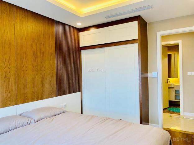 Cho thuê căn hộ Luxury Vinhomes D'Capitale, 2 phòng ngủ view hồ full đồ 13 triệu/tháng. 0337888108 13273281