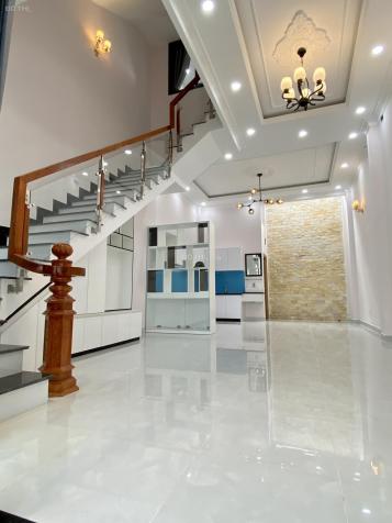 Bán nhà 1 trệt, 3 lầu Lê Văn Chí, P. Linh Trung, Thủ Đức, DTSD: 380m2 13281622