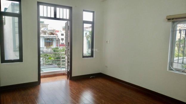 Bán nhà Việt Hưng, Long Biên, 38m2 * 5T, 2,8 tỷ 13305995