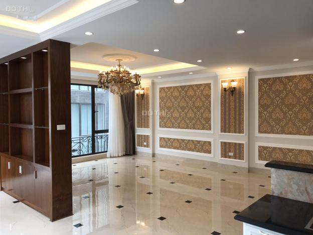 Bán biệt thự Hoàng Cầu 36 tỷ, 200m2, MT 8m xây 4 tầng 2 mặt đường 10m vị trí đẹp để ở, cho thuê 13325523