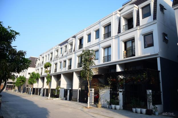 Bán nhà phố 3 tầng mới xây thuộc khu đô thị Kings Town, Hạ Long 13085102