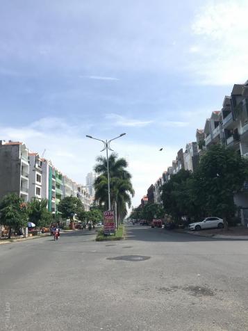 Bán đất chính chủ mặt tiền đường D1 khu dân cư Him Lam Tân Hưng, Q7. Liên hệ: 0988136639 13349031