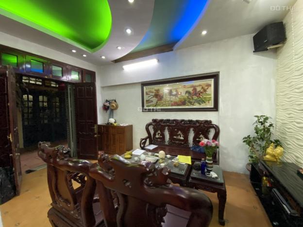 Cần bán nhà khu Đền Lừ, Hoàng Văn Thụ, kinh doanh được DT 55m2 x 5T, giá 5,6 tỷ, ô tô vào nhà 13366142