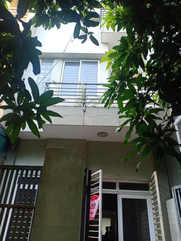Cho thuê nhà Sài Đồng 3 tầng, cách đường QL5 đúng 300m. Thích hợp văn phòng 13372041