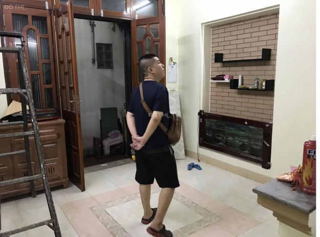 Cho thuê nhà mới sơn 271 Yên Hòa, 4 tầng đồ cơ bản cho hộ gia đình và bán hàng online 13382969