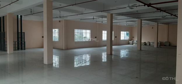 Kho xưởng lớn DTSD 2600 m2 giá cực tốt mặt tiền đường Lương Minh Nguyệt 13393618