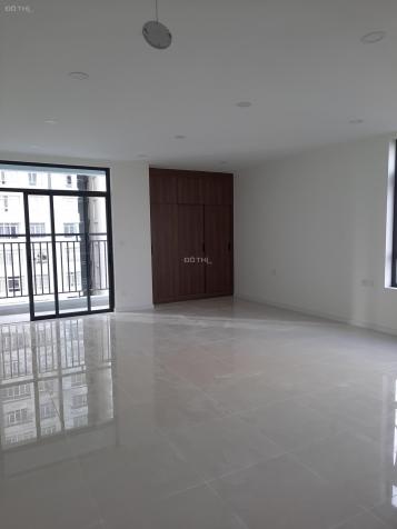 Cho thuê căn studio 32m2, có ban công riêng, giá 6.5 triệu/tháng, bao phí quản lý 1 năm 13400714