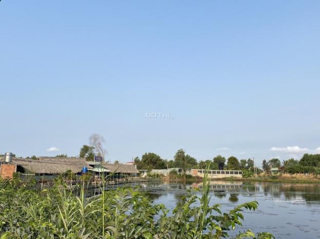 Cần bán quán ăn ven hồ nước thiên nhiên xã Phú Hữu sát phà Cát Lái 13407837