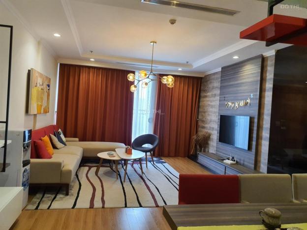 Cho thuê căn hộ chung cư Vinhomes Nguyễn Chí Thanh, 170m2, 4 phòng (nhà mới nhận), LH: 0974429283 13417575