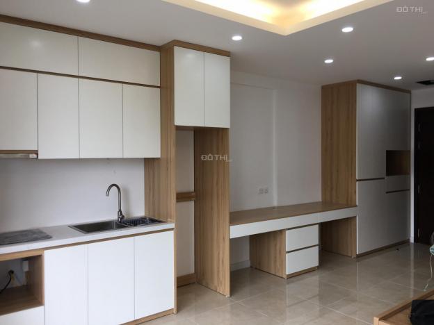 Full đồ nội thất bán gấp giá cắt lỗ - căn studio Vinhomes Trần Duy Hưng, ban công ĐN view hồ 13417635