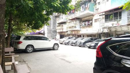 Cho thuê nhà riêng Nguyễn Trãi, diện tích 100m2 x 3 tầng, có gara ô tô, ngõ rộng 2 ô tô tránh 13417966