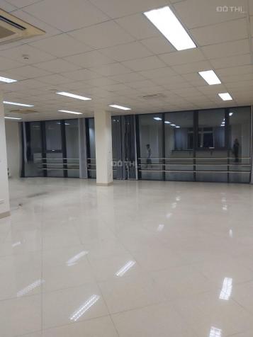 Cho thuê sàn văn phòng tại Vương Thừa Vũ, diện tích 130m2, giá 14 tr/th 13432251