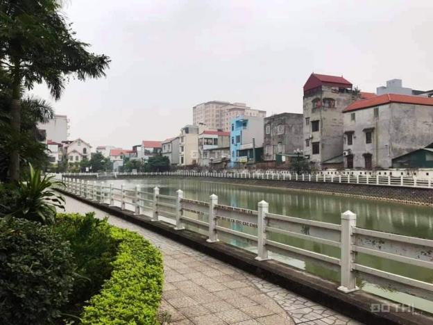 Bán thửa đất 36m2 vuông đẹp khu phân lô Giang Biên, gần hồ điều hòa, giá 2.35 tỷ 13439170