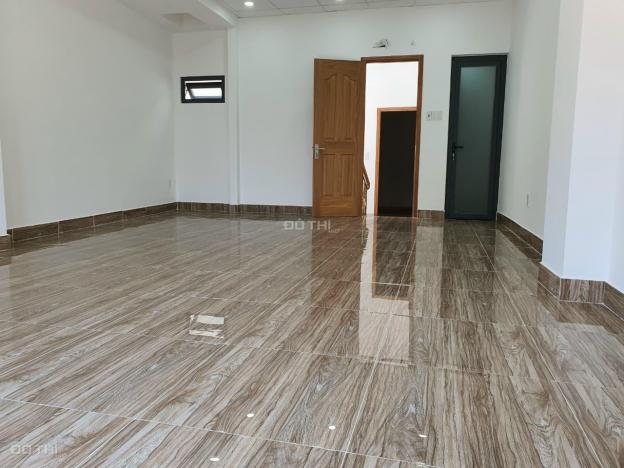 Cho thuê nhà đường Phạm Văn Hai, Phường 2, Tân Bình, HCM, DTSD 210m2 giá 50 triệu/th, 0967111471 13442849