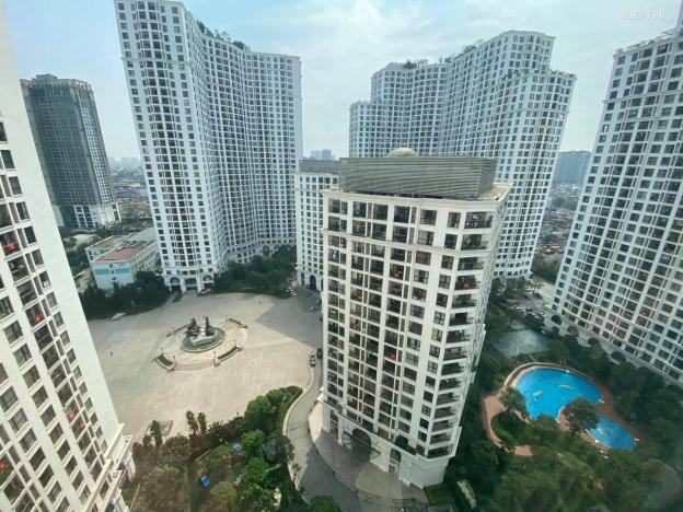 Bán căn hộ Royal City diện tích 205m2, 2 căn đập thông, tầng cao bán kèm nội thất 13444666