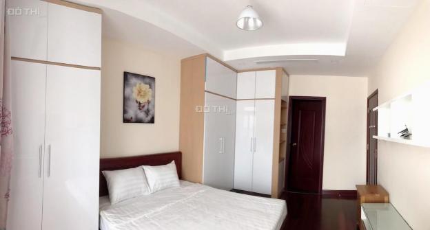 Cho thuê căn hộ chung cư 2 PN Royal City, Thanh Xuân, 100m2, giá 15 triệu/th 13453710