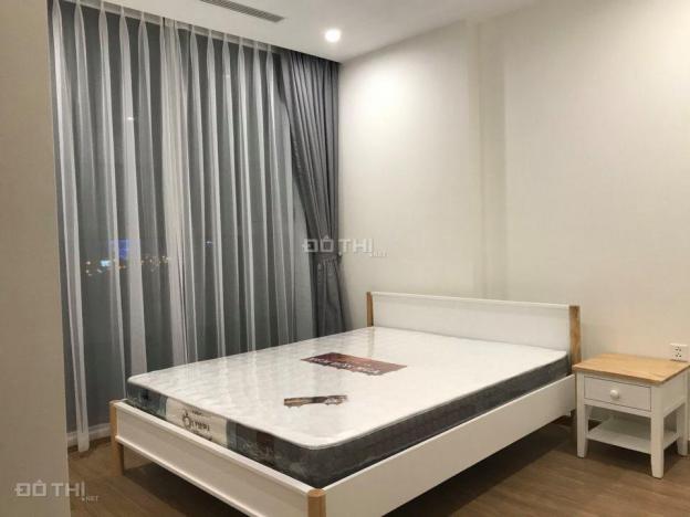 Bán căn hộ 2 phòng ngủ ban công Đông Nam tặng kèm nội thất tại Skylake Phạm Hùng 13472397
