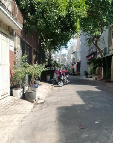Tân Bình, HXT tránh nhau kinh doanh đường Nguyễn Thái Bình, P12 13477492