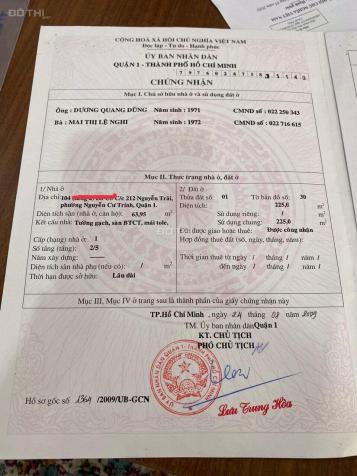 Chính chủ bán căn hộ 2PN đã có sổ, 212 Nguyễn Trãi, Quận 1, giá tốt 13477889