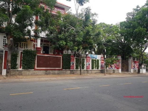 Bán biệt thự 3 MT đường Nguyễn Văn Hưởng, 739m2 thổ cư, 4 lầu, đang cho thuê làm công ty 13481900