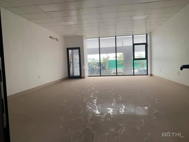 Mặt tiền 10m view kính, diện tích 120m2 phố Nguyễn Xiển giá nào cũng cho thuê 13484686