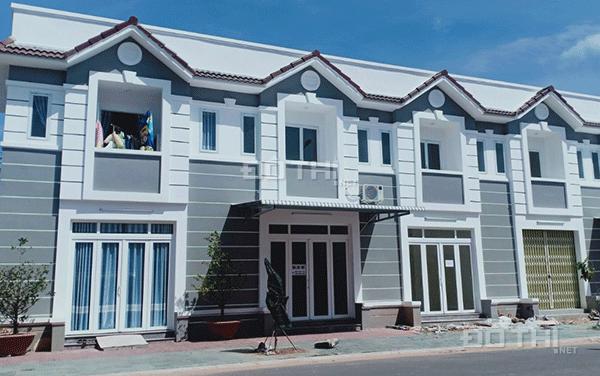 Nhà ngay góc (1 trệt 1 lầu)64m2, TT 650tr - Hóc Môn, sẵn nội thất, bao sang tên 0938448616 13490057