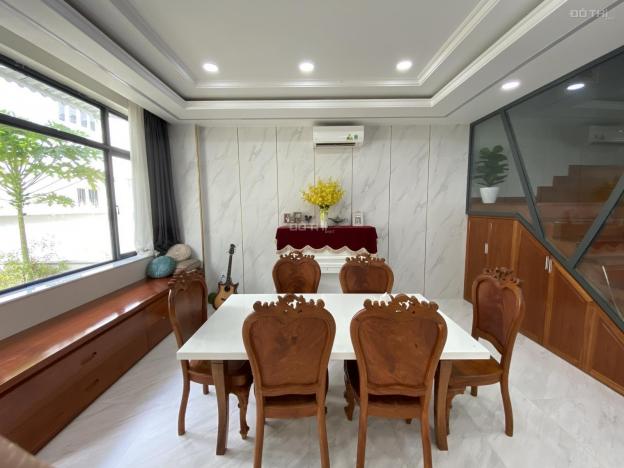 Bán biệt thự Lucasta Khang Điền Quận 9. DT 230m2, nội thất đẹp, giá tốt 22 tỷ, đường 20m 13492729