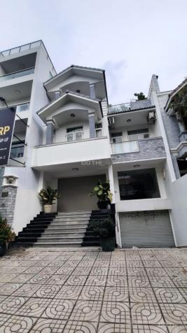 Villa phố gần 400m2 giá 40 triệu/th - Hầm 3 lầu - Khu an ninh 13494875