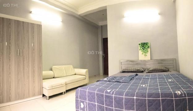 Phòng ban công 25m2, nội thất, khóa vân tay, thang máy, lì xì 500.000đ 13502065