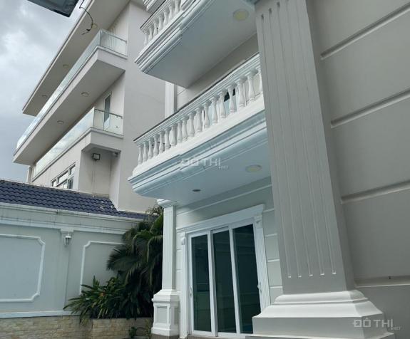 Biệt thự khu compound Nguyễn Văn Hưởng, 400m2, 3 tầng, giá 80 tỷ 13504348
