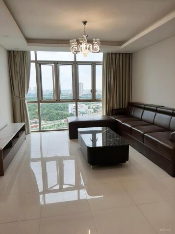 Cho thuê căn hộ tại dự án The Vista An Phú, Quận 2 loại 3 PN diện tích 135m2 giá 26 tr/th bao phí 13504736