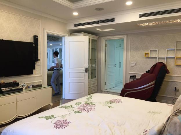 Cho thuê căn hộ chung cư Vinhomes Nguyễn Chí Thanh, 170m2, 3 phòng, full nội thất, LH: 0974429283 13509214