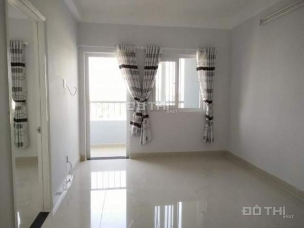 Cho thuê căn hộ chung cư ngay chợ Tân Sơn Nhất, nội thất cơ bản, giá chỉ 4.5tr/th 13530288