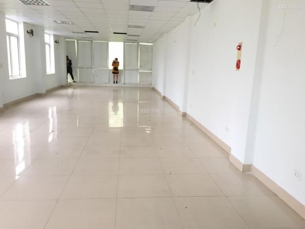 Chính chủ cho thuê sàn văn phòng Lê Văn Lương 110m2 giá chỉ 18tr/th 13593007