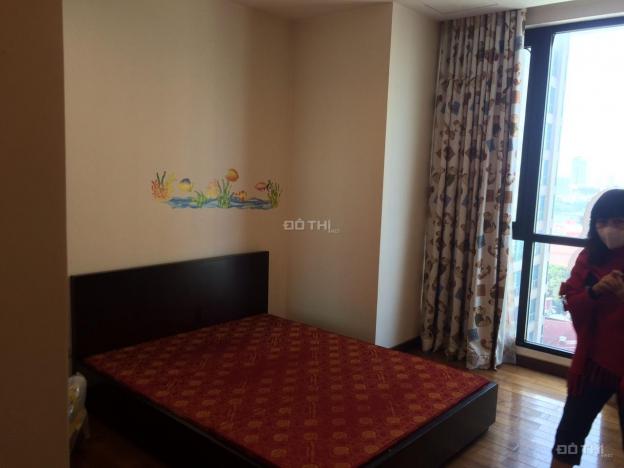 Cho thuê căn hộ 130m2 thiết kế 2 phòng ngủ đầy đủ nội thất Vincom Bà Triệu, LH 0974429283 13594493