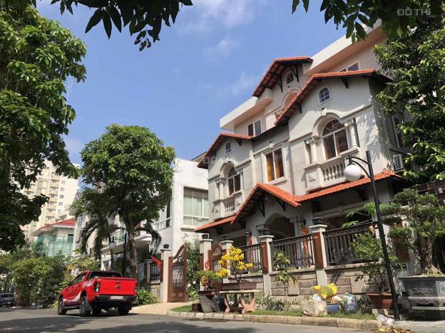 Villas Phú Mỹ Hưng - Khu Nam Quang diện tích 15 x 18m. Kiến trúc cổ điển, giá 62 tỷ 13596097