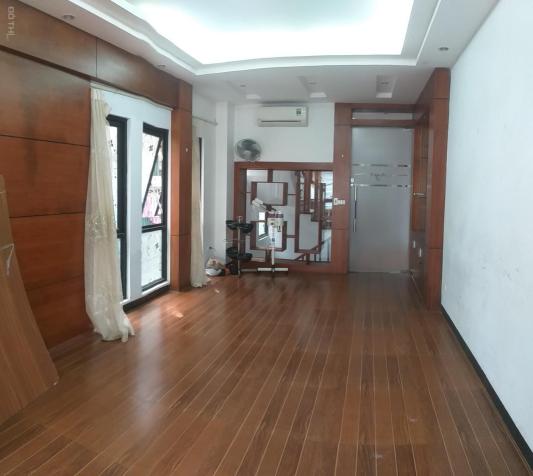 Cho thuê nhà ngõ 28 Nguyên Hồng, DT 60m2 * 5 tầng, ô tô đỗ cửa 9038558