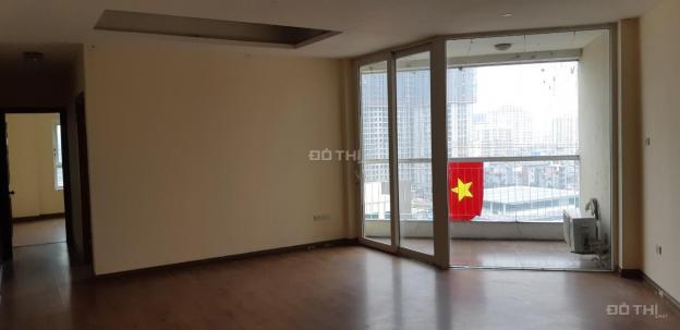 Cho thuê căn hộ chung cư 173 Xuân Thủy, 110m2 - 3PN, đồ cơ bản, 9 triệu 1 tháng 13606420