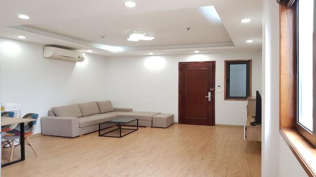 Cho thuê căn hộ dịch vụ tại Yên Phụ, Tây Hồ, 65m2, 1PN, đầy đủ nội thất hiện đại, ban công 13804850